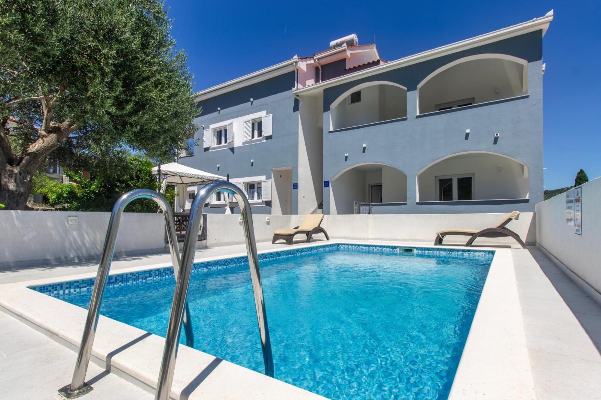 Villa Dalmatian Child With Swimming Pool, Close To The Beach Vinišće Buitenkant foto