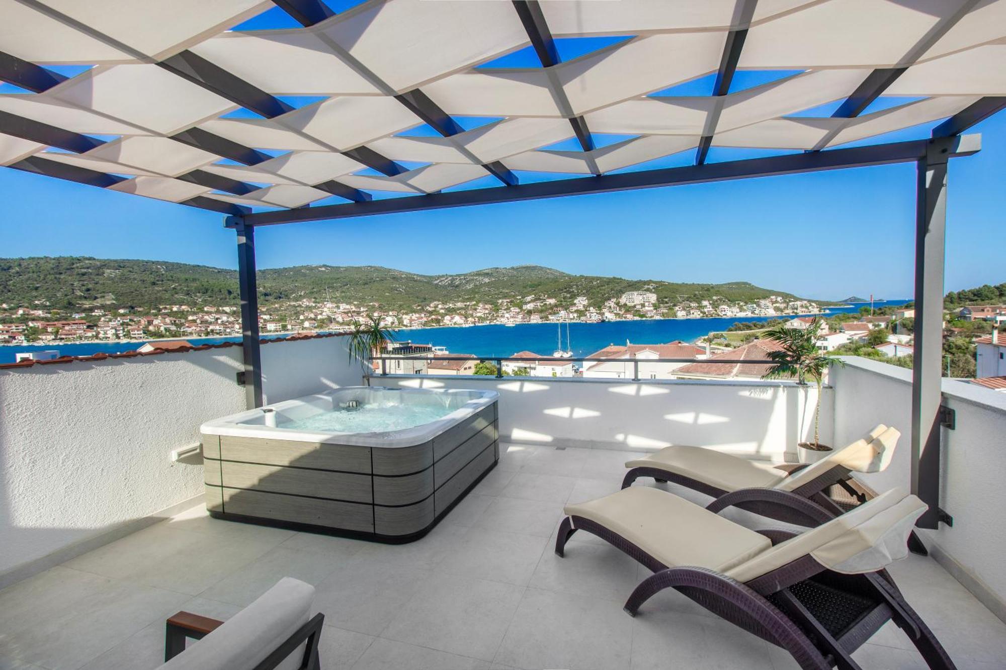 Villa Dalmatian Child With Swimming Pool, Close To The Beach Vinišće Buitenkant foto