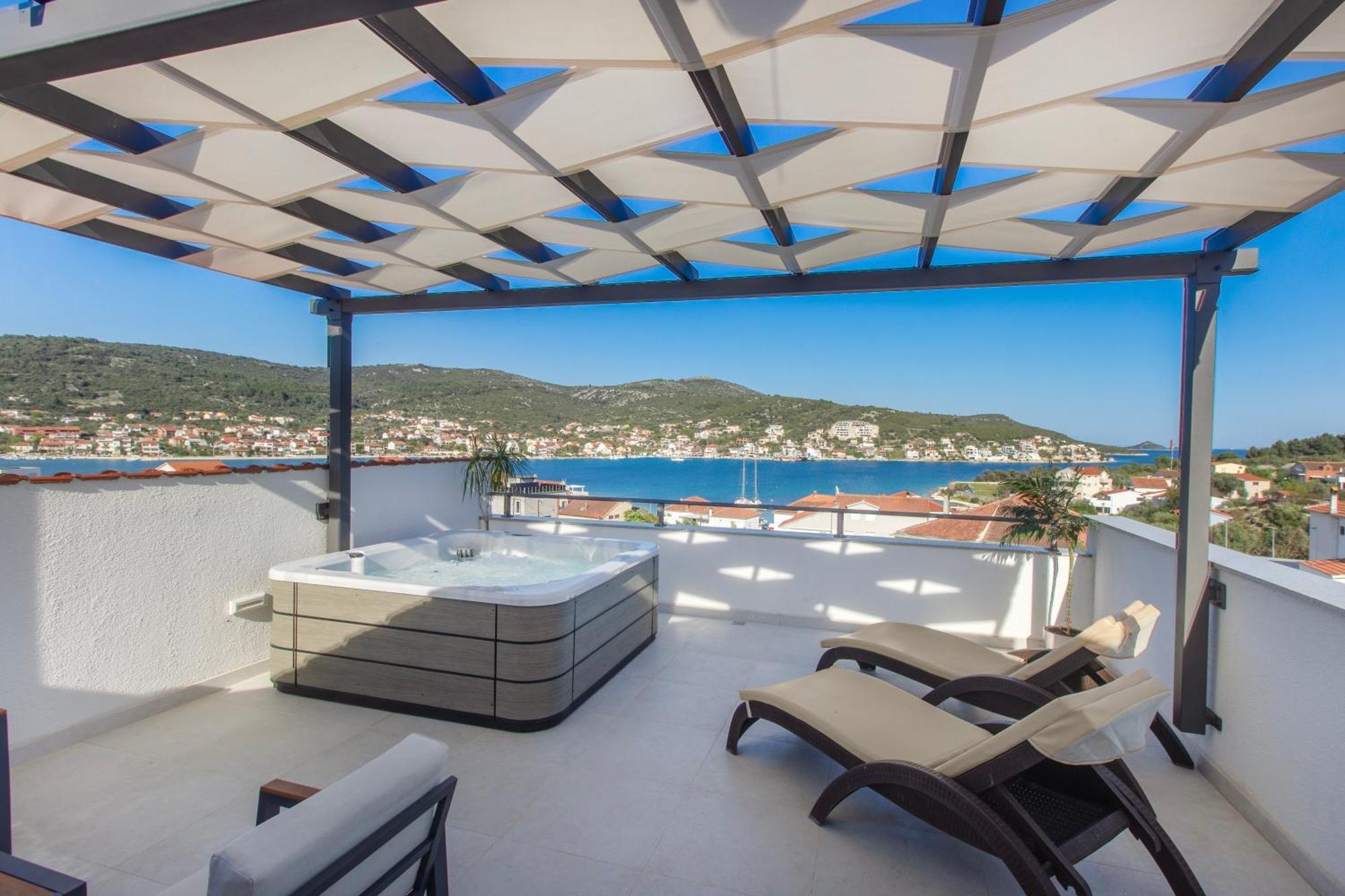 Villa Dalmatian Child With Swimming Pool, Close To The Beach Vinišće Buitenkant foto